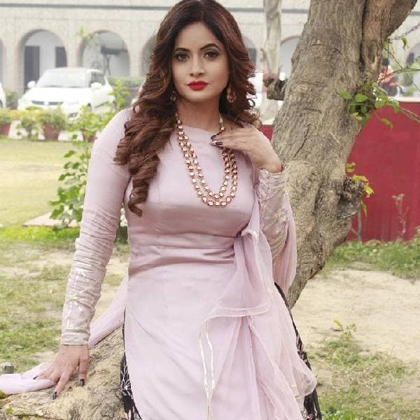 Miss Pooja - Gallery 1